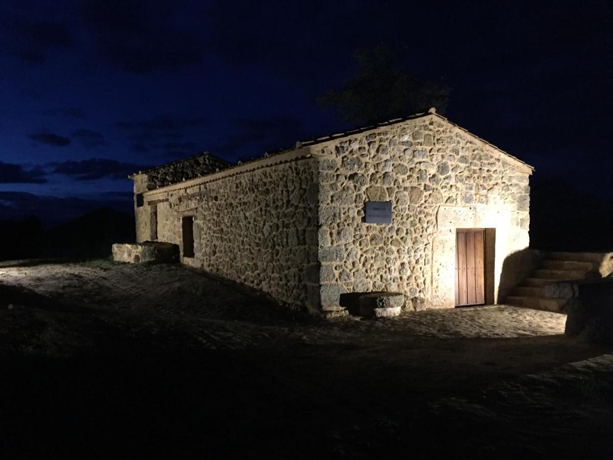 Hotel Bodegas Traslascuestas - Grupo Pierola Valcavado de Roa Exterior photo